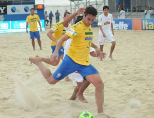 bruno malias seleção brasileira futebol de areia (Foto: Diego Mendes/CBBS)