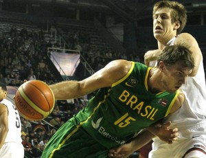 basquete Tiago Splitter Brasil x Canadá Copa América (Foto: AP)