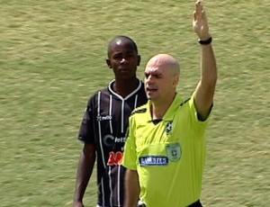 Pablo dos Santos Alves, árbitro capixaba Aspi/Fifa (Foto: Reprodução/TV Gazeta)