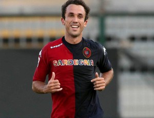 thiago ribeiro cagliari gol navara (Foto: Agência Getty Images)