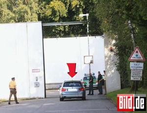 Breno é levado para a cadeia na Alemanha (Foto: Reprodução / Bild.de)