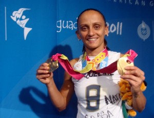 vôlei Fabi medalha para Jaqueline no Pan (Foto: Gabriele Lomba / GLOBOESPORTE.COM)