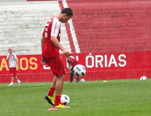 Leandro Damião internacional treino (Foto: Alexandre Alliatii / Globoesporte.com)