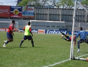 Paraná Clube treina na Vila Capanema (Foto: Fernando Freire/Globoesporte.com)