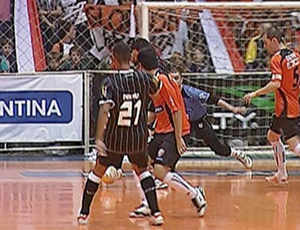 Carlos Barbosa enfrenta o Corinthians na semifinal da Liga Futsal (Foto: Reprodução SporTV)