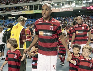 Deivid na entrada de campo do Flamengo (Foto: Alexandre Vidal / Fla Imagem)