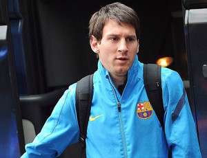 Messi no desembarque do Barcelona (Foto: EFE)