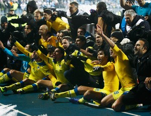 Apoel comemora classificação na champions depois de jogo contra o Zenit (Foto: AP)