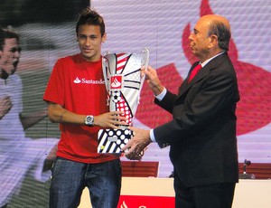 Neymar ganha prêmio de melhor jogador da Libertadores (Foto: Felipe Zito / Globoesporte.com)
