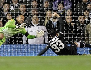 Gomes - Tottenham x PAOK (Foto: Reuters)