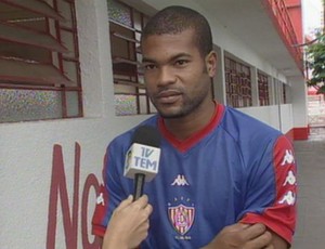 Lenilson concede entrevista quando ainda era atleta do Noroeste (Foto: Arquivo)