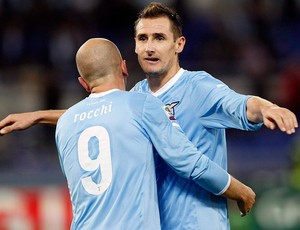 Rocchi e Klose - Lazio x Novara (Foto: Reuters)