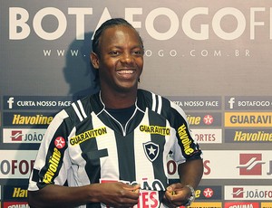 Andrezinho é apresentado no Botafogo (Foto: Satiro Sodré / Divulgação Agif)
