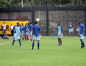 jogadores do Botafogo no treino com bola (Foto: André Casado / Globoesporte.com])