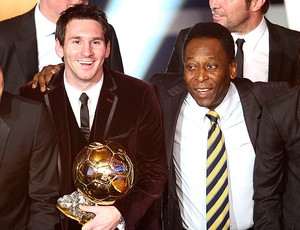 Messi e Pelé no prêmio Bola de Ouro da FIFA (Foto: AP)