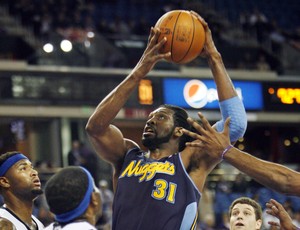 Nenê Denver Nuggets Sacramento Kings NBA (Foto: AP)