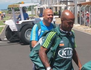 Marcos Assumpção Desembarque Palmeiras (Foto: Marcelo Prado / Globoesporte.com)