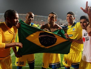 apoel x lyon comemoração brasileiros (Foto: AFP)
