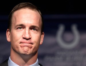 Peyton Manning é dispensado do Colts (Foto: AP)