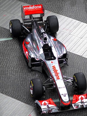 lançamento do carro da McLaren (Foto: AFP)