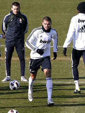 Pepe no treino do Real Madrid (Foto: EFE)