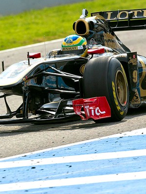 Bruno Senna no teste da Renault-Lotus (Foto: EFE)