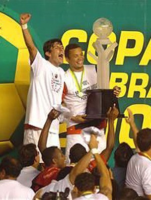 Resultado de imagem para O Flamengo conquistou a Copa do Brasil 2006