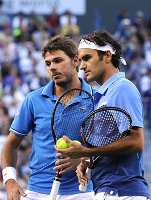 Roger Federer e Stanislas Wawrinka na partida contra a dupla de Nadal (Foto: EFE)
