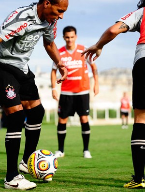 Liedson Corinthians (Foto: Marcos Ribolli / Globoesporte.com)