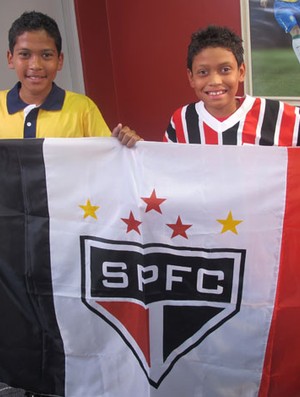 Otávio e Gabriel, netos de Pelé, assinam contrato com o São Paulo (Foto: Leandro Canonico / Globoesporte.com)