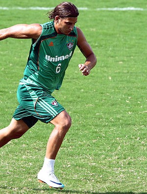 Rafael Moura no treino do Fluminense (Foto: Ivo Gonzalez / Agência O Globo)