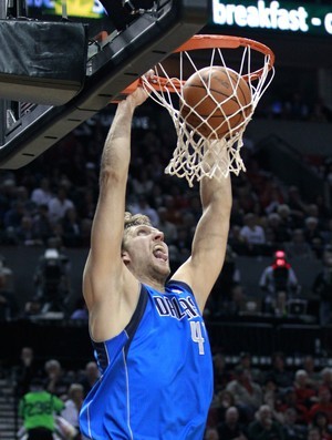 Dirk Nowitzki, do Dallas Mavericks (Foto: AP)