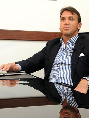 Petkovic durante entrevista (Foto: André Durão / GLOBOESPORTE.COM)