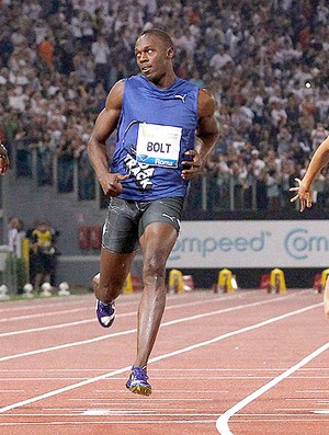 Bolt na prova de 100m na Itália (Foto: Reuters)