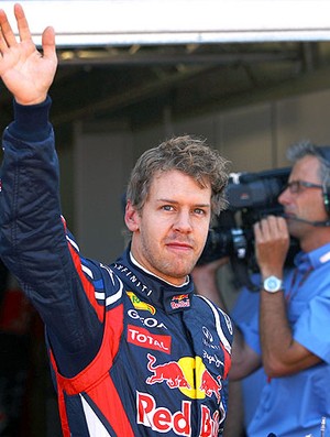Vettel comemora pole em Mônaco (Foto: EFE)