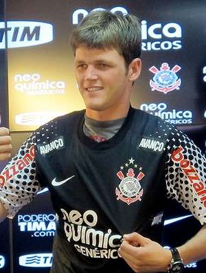Renan apresentado no Corinthians (Foto: Carlos Augusto Ferrari / GLOBOESPORTE.COM)