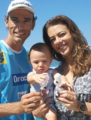 Leila e Emanuel com o filho Lukas (Foto: Divulgação / Arquivo Pessoal)