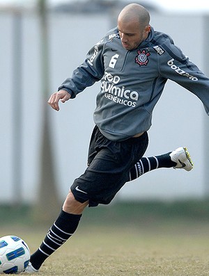 Alessandro treino Corinthians (Foto: Ag. Estado)