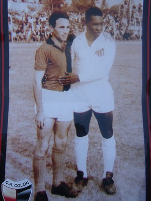 Motoneta Lopez, ex-jogador do Colón na década de 60 (Foto: Marcos Felipe / GLOBOESPORTE.COM)