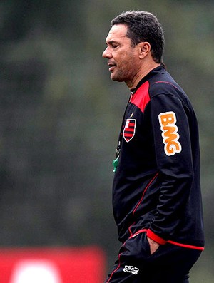 Luxemburgo no treino do Flamengo (Foto: Alexandre Cassiano / Agência O Globo)