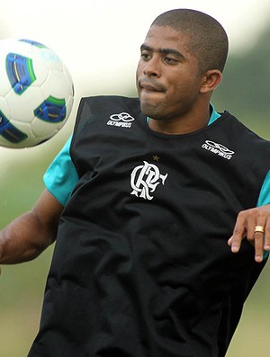 Junior Cesar treino Flamengo (Foto: VIPCOMM)