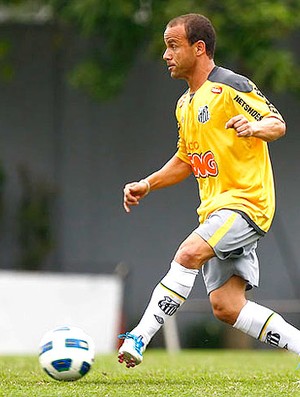 Léo no treino do Santos (Foto: Ricardo Saubin / Site Oficial do Santos)