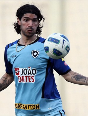 Loco Abreu, jogador do Botafogo (Foto: Fábio Castro/AGIF)