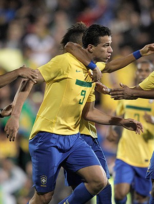 leandro damião gol brasil x gana (Foto: Mowa Press)