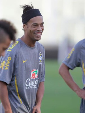 Ronaldinho no treino da Selecao Brasileira (Foto: Mowa Press)