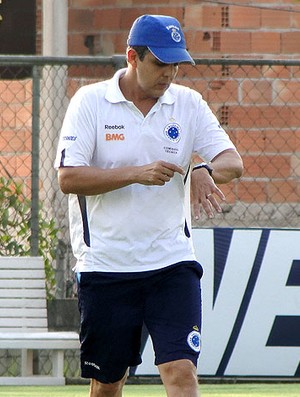 Emerson Ávila no treino do Cruzeiro (Foto: Lucas Catta Prêta / GLOBOESPORTE.COM)