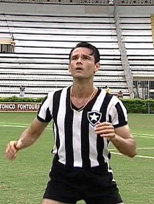 Rodrigo Santoro atuando como Heleno de Freitas, ex-jogador do Botafogo (Foto: Reprodução)