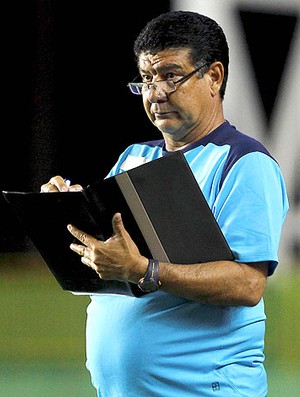 Joel Santana no jogo do Bahia (Foto: Ag. Estado)