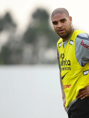 Adriano, do Corinthians (Foto: Marcos Ribolli / globoesporte.com)