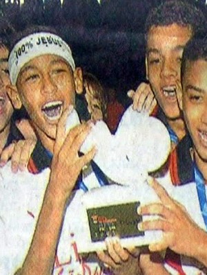 Frame - Neymar escola EE (Foto: Reprodução )